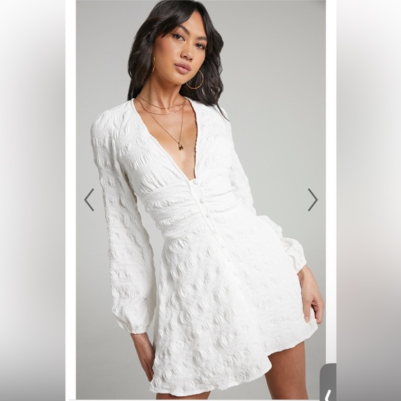 NWT Showpo Sanaa long sleeve open back mini dress in white size 6 - Picture 3 of 16